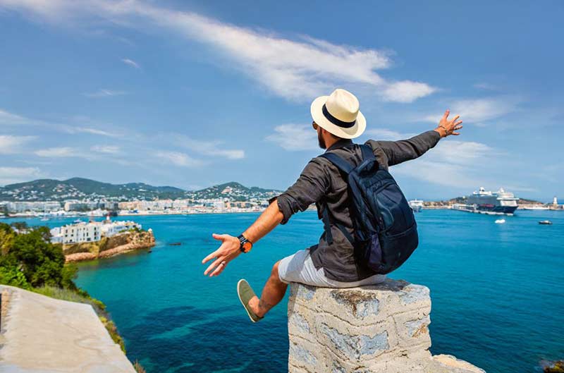 Man looking over the see